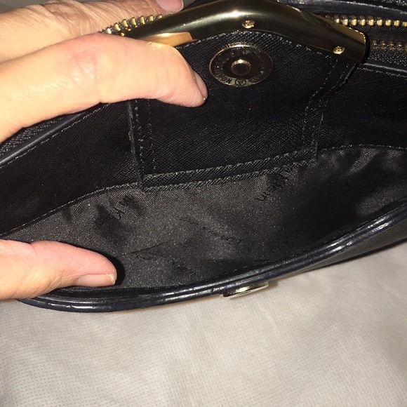 Calvin Klein Black Leather Crossbody bag. - Picture 6 of 8